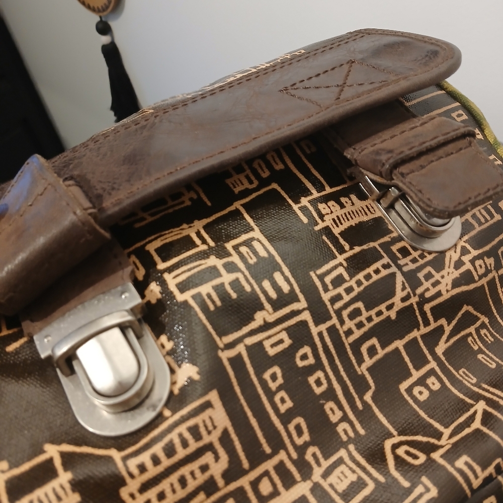Fossil Key-Per City Scene Crossbody Or Shoulder Messenger Bag - Picture 9 of 14